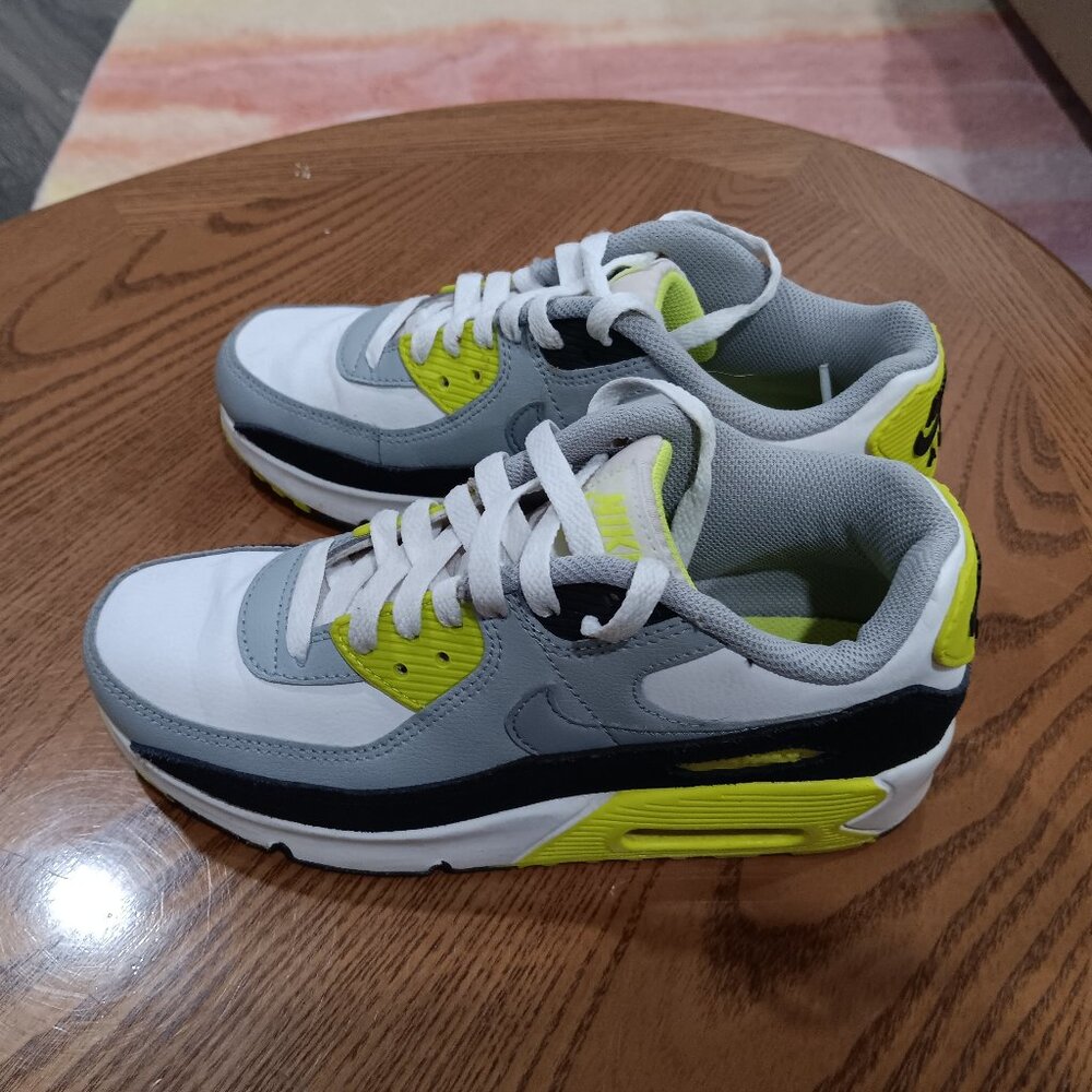 Nike Air Max 90 Ltr Gs Volt White Grey Black Size 5 - Picture 2 of 6